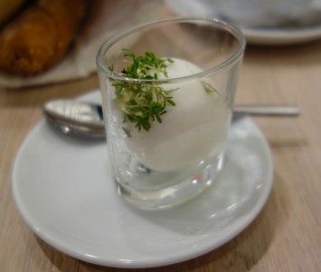 Frühstück im Rauwolf in der SCS in Vösendorf