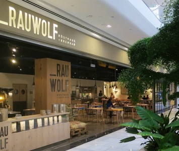 Frühstück im Rauwolf in der SCS in Vösendorf