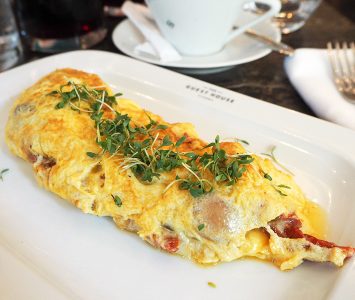 Frühstück im The Guesthouse in Wien