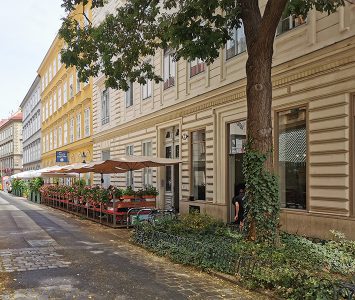 Frühstück im Café Eiles in Wien