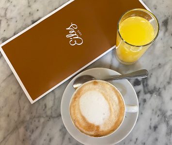 Frühstück im Café Eiles in Wien