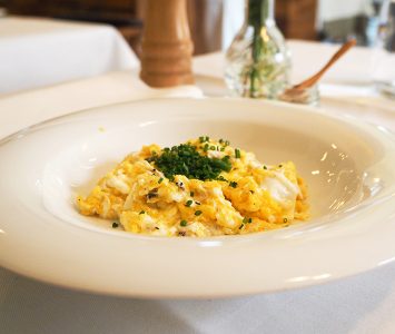 Frühstück in der Floh Gastwirtschaft in Langenlebarn