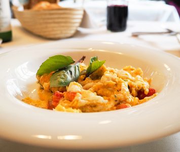 Frühstück in der Floh Gastwirtschaft in Langenlebarn