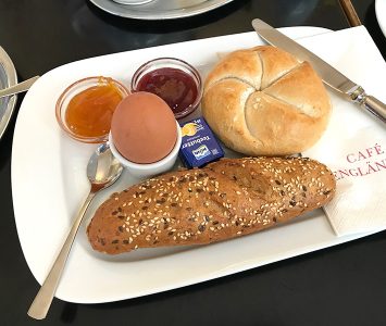 Frühstück im Café Engländer in Wien