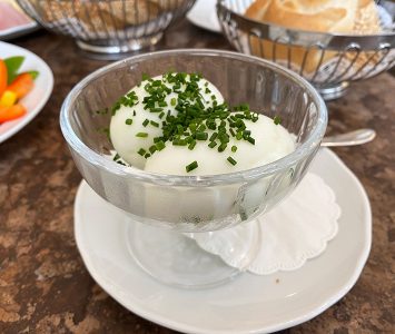 Frühstück im Café Dommayer in Wien