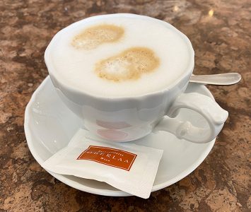 Frühstück im Café Dommayer in Wien