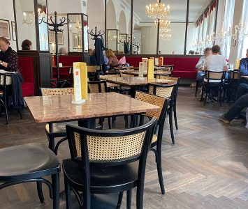 Frühstück im Café Dommayer in Wien