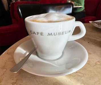 Frühstück im Café Museum in Wien