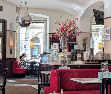 Frühstück im Café Museum in Wien