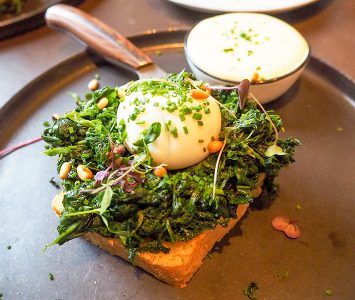 Frühstück im Salonplafond in Wien