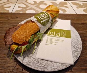 Frühstück in der Bäckerei Felzl in Wien