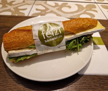 Frühstück in der Bäckerei Felzl in Wien