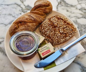 Frühstück in der Bäckerei Felzl in Wien