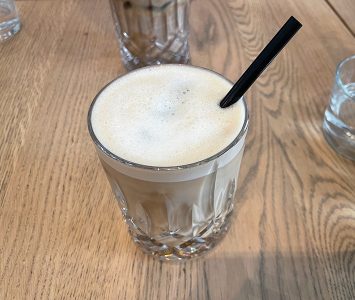 Frühstück im Café Telegraph in Wien