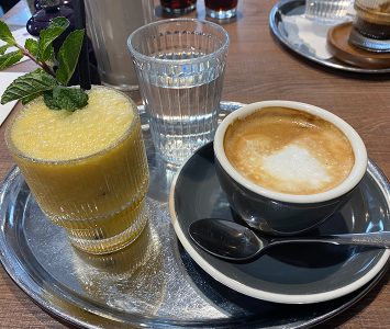 Frühstück in Ullmann's Zuckerbäckerei in Wien