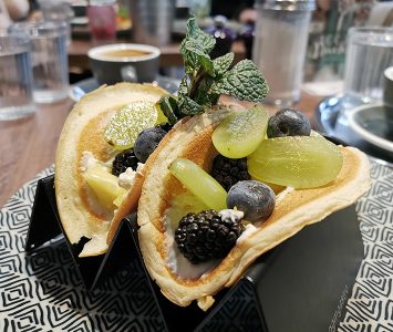 Frühstück in Ullmann's Zuckerbäckerei in Wien
