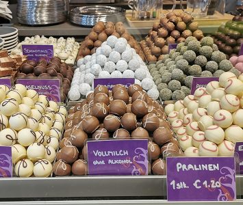 Frühstück in Ullmann's Zuckerbäckerei in Wien