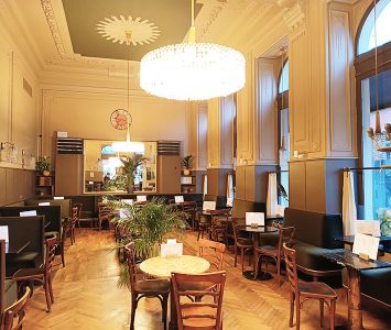 Frühstück im Café Westend in Wien