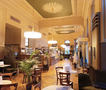 Frühstück im Café Westend in Wien