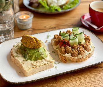Frühstück im Café Zehnsiebzig in Wien