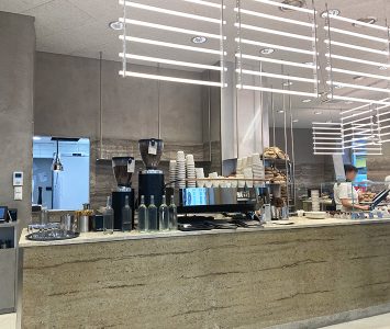 Frühstück in der Bäckerei Öfferl in Wien