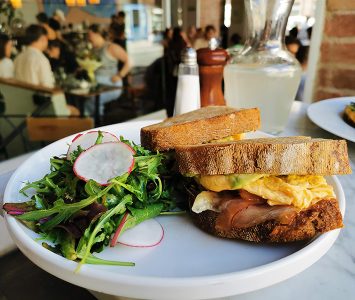 Frühstück im Propeller in Wien