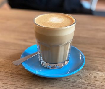 Schnelles Frühstück im Coffee Junkie in Wien