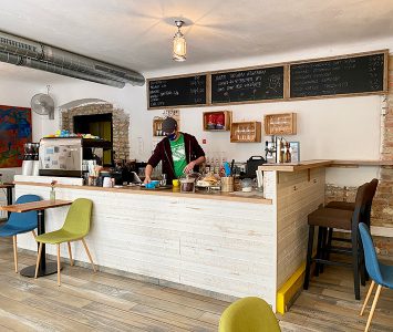 Frühstück im Café Namenlos in Wien