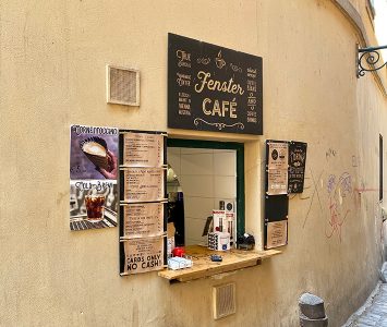 Frühstück im Fenster Café in Wien