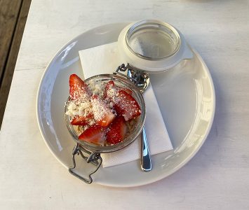 Frühstück im Zimmerservice in Wien