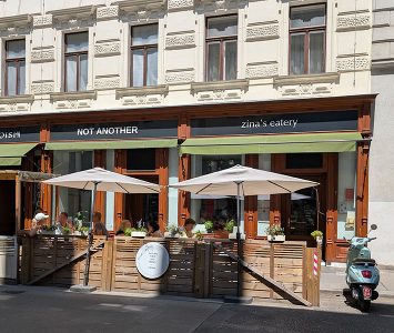 Frühstück in Zina's Eatery in Wien