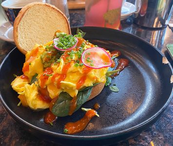 Frühstück im mani im Vierten in Wien