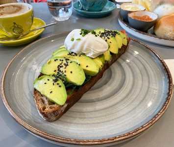 Frühstück im Café Bellaria in Wien