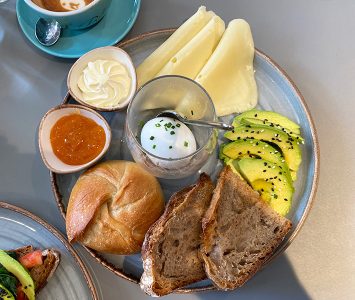 Frühstück im Café Bellaria in Wien