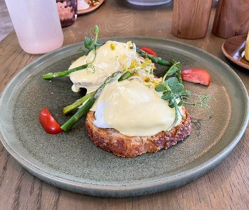 Frühstück im Ponykarussell in Wien