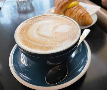 Frühstück in der Monte Ofelio Bar in Wien