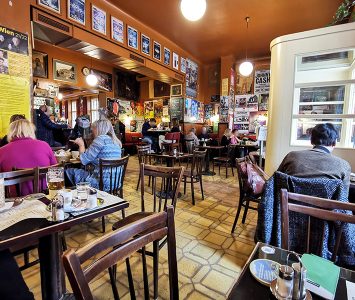 Frühstück im Kaffee Alt Wien in Wien