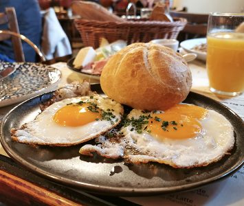 Frühstück im Kaffee Alt Wien in Wien