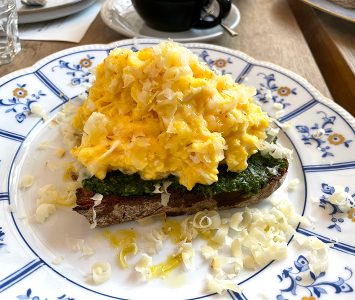 Frühstück im No Panic Coffee in Wien