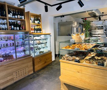 Frühstück im Meinklang Hofladen in Wien