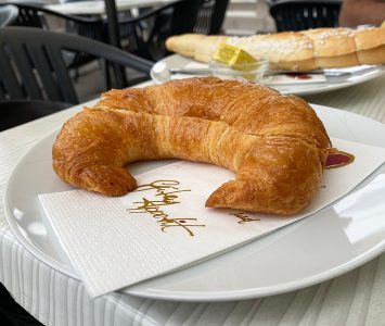 Frühstück in der Bäckerei Faly in Traiskirchen