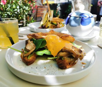 Frühstück im Liebling im Volkstheater in Wien