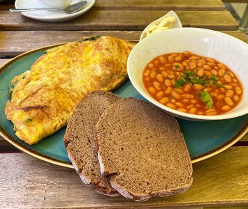 Frühstück im Café Camus in Wien
