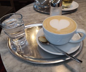 Frühstück im Kleines Wiener Café in Wien