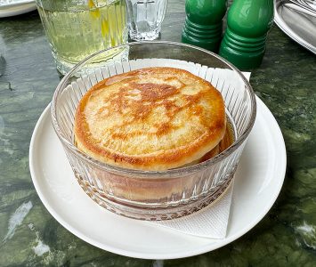 Frühstück im Café Rondell in Wien