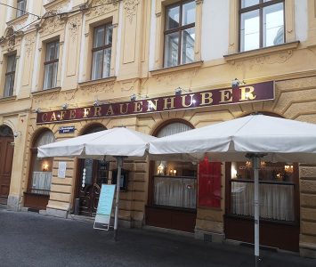 Frühstück im Café Frauenhuber in Wien