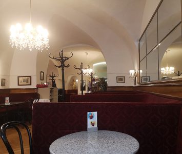 Frühstück im Café Frauenhuber in Wien