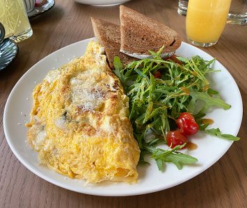 Frühstück im Café Demi in Wien