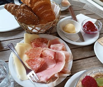 Frühstück im Café Mayer in Wien