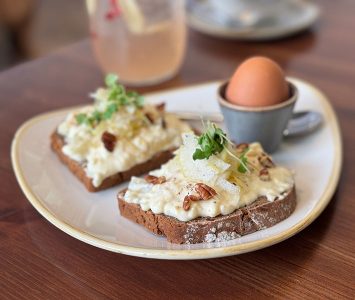Frühstück im Kaffeeamt in Wien